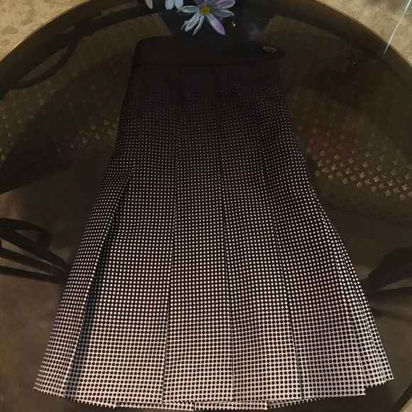 American Apparel Tennis Skirt - Picture 11 of 14